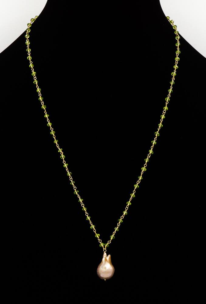 Peridot and peach pearl necklace