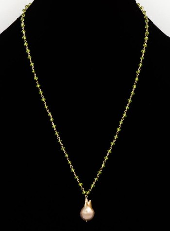 Peridot and pearl necklace